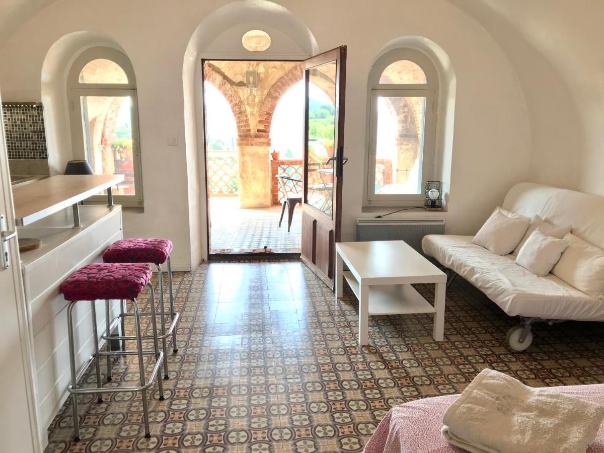 Studio De Charme Avec Grande Terrasse Vue Mer Le Castellet  Dış mekan fotoğraf