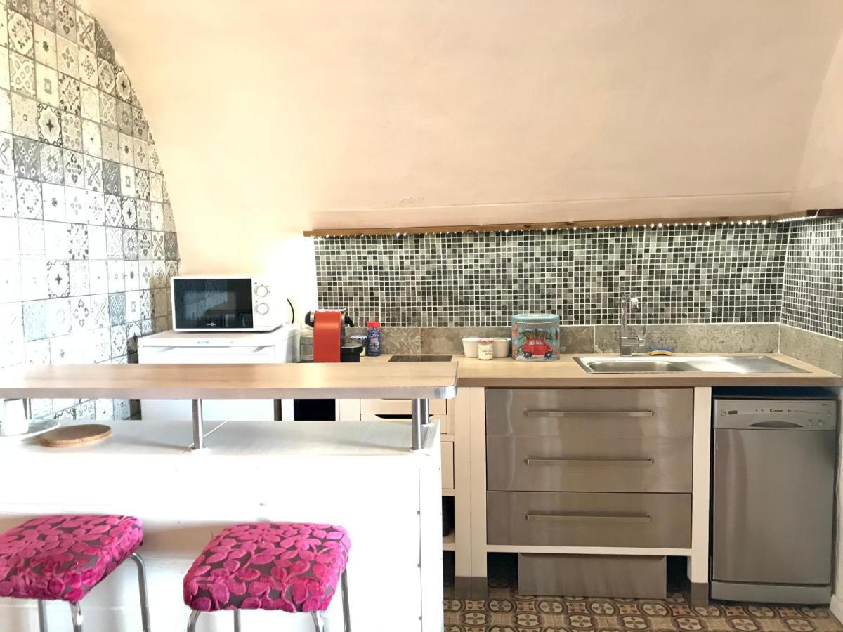 Studio De Charme Avec Grande Terrasse Vue Mer Le Castellet  Dış mekan fotoğraf