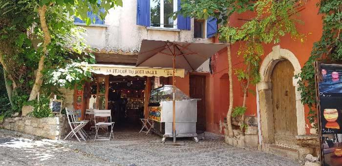 Studio De Charme Avec Grande Terrasse Vue Mer Le Castellet  Dış mekan fotoğraf